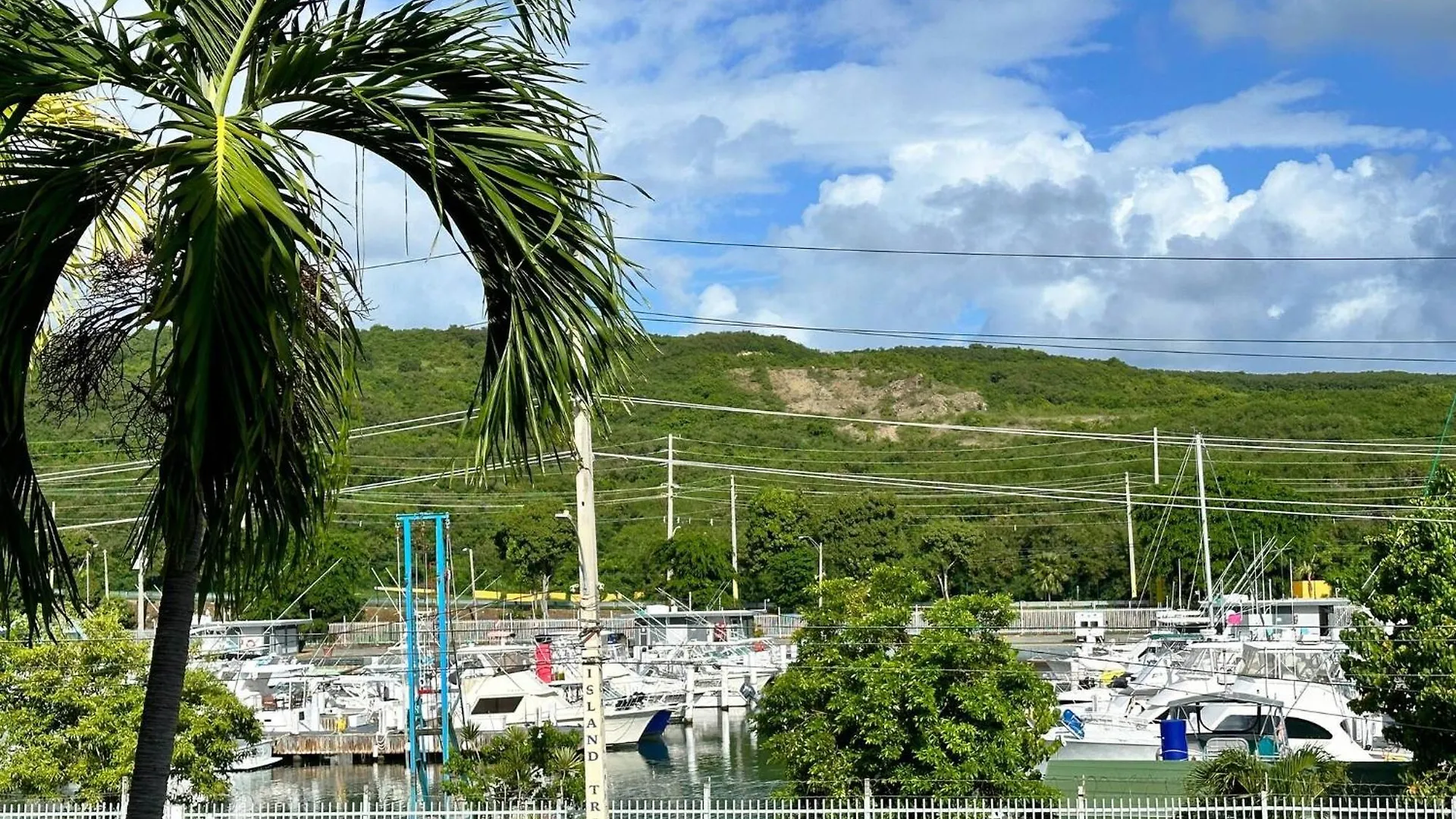Marina View Condo 2 Bed - 2 Bath Sleeps 7 法哈多 0*,  波多黎各